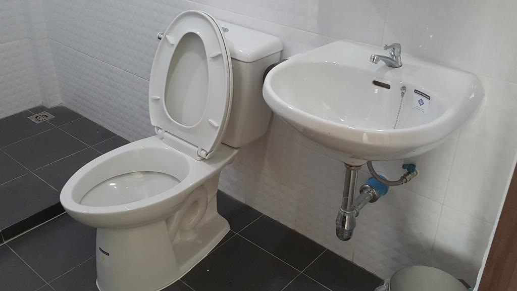 Relax Lodge Бангкок Экстерьер фото