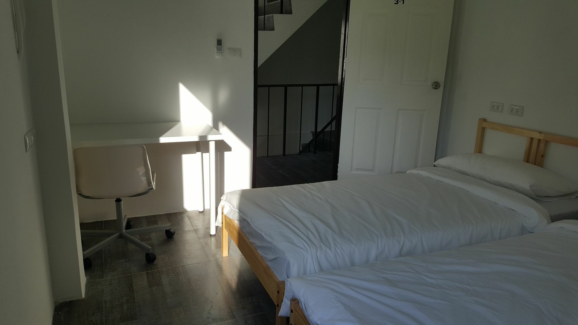 Relax Lodge Бангкок Экстерьер фото